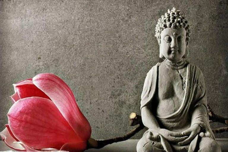 Phúc đức mất hết, báo ứng 3 đời con cháu nếu phạm những tội này