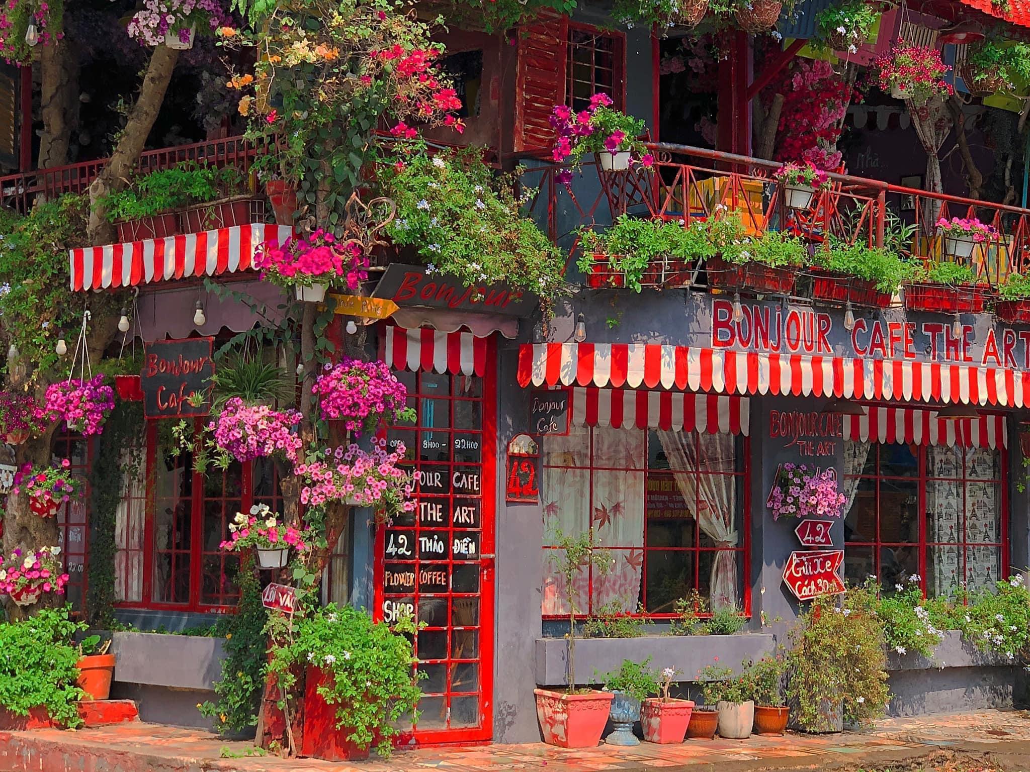 Thiết kế quán cafe kiểu Pháp